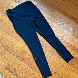 Lululemon size 19 base pace navy High-Waisted Leggings